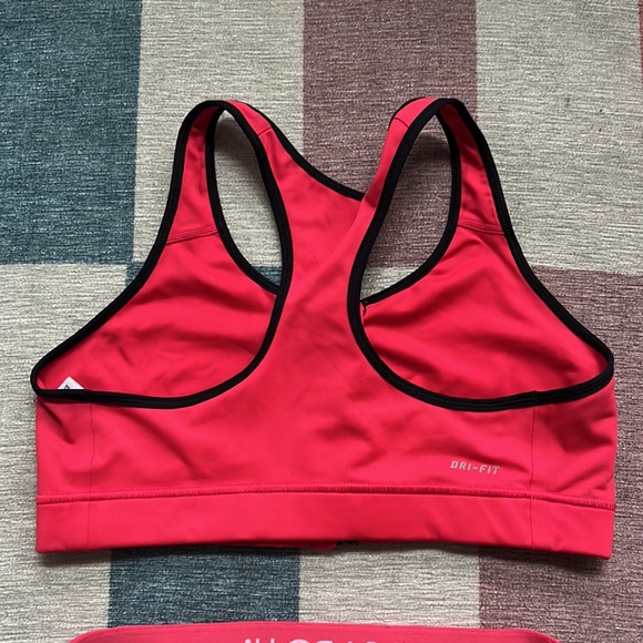 Nike Set - Picture 2 of 4